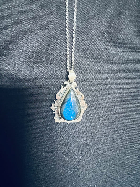 Necklace: Serling Silver Labradorite